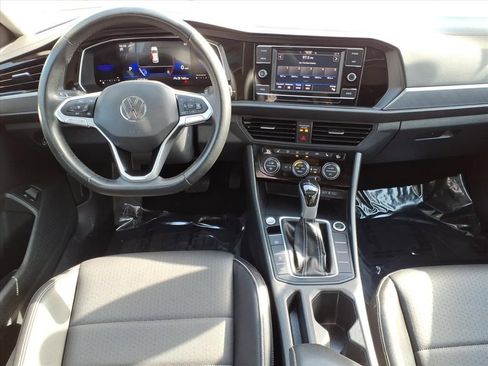Used 2024 Volkswagen Jetta SE image 14