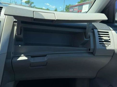 Used 2013 Toyota Corolla LE FWD image 24