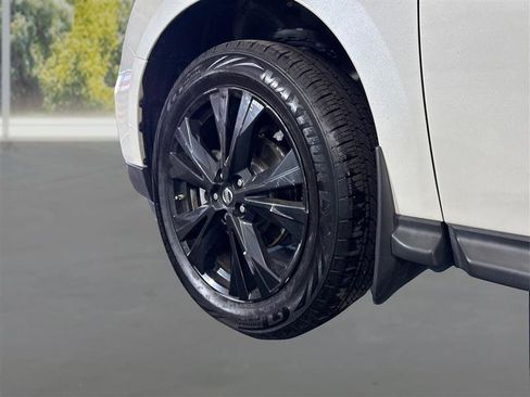 Used 2018 Nissan Pathfinder SL w/ Midnight Edition Package image 21