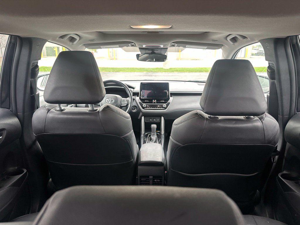 Used 2023 Toyota Corolla Cross XLE w/ Convenience Package AWD/4WD image 23