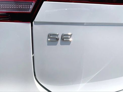 Used 2023 Volkswagen Tiguan SE FWD image 18