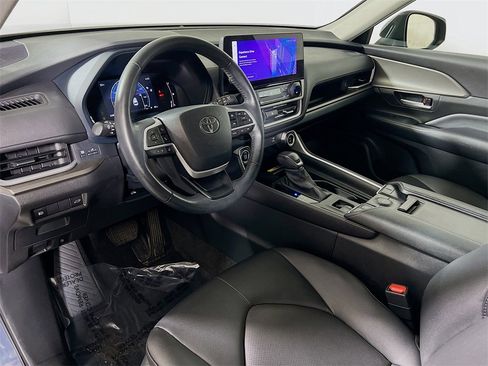 Certified 2024 Toyota Grand Highlander XLE image 10