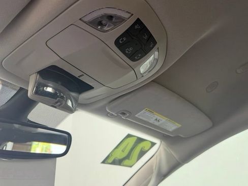 Certified 2024 Chrysler Pacifica Touring-L FWD image 21