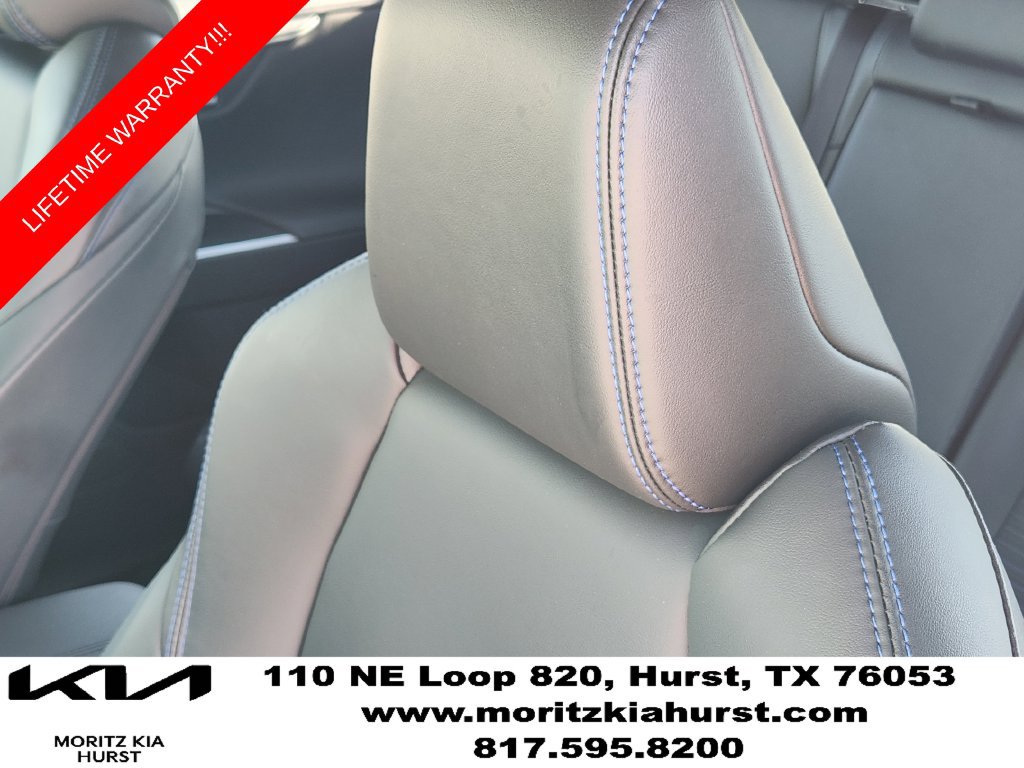 Used 2025 Toyota RAV4 XSE AWD/4WD image 17