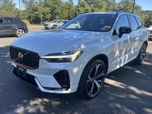 Used 2024 Volvo XC60 B5 Ultimate w/ Protection Package Premier AWD/4WD image 1