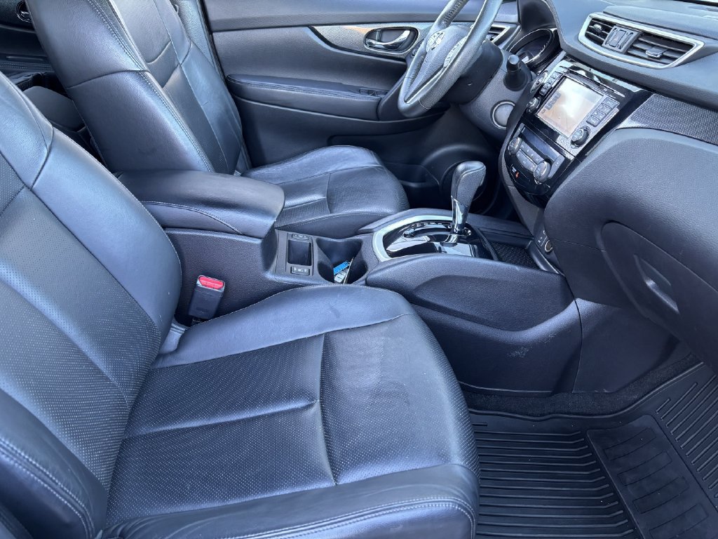 Used 2015 Nissan Rogue SL w/ SL Premium Package AWD/4WD image 28