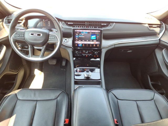 Used 2024 Jeep Grand Cherokee Limited w/ Luxury Tech Group II AWD/4WD image 21