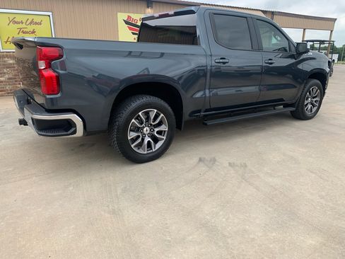 Used 2019 Chevrolet Silverado 1500 LT w/ Texas Edition image 2