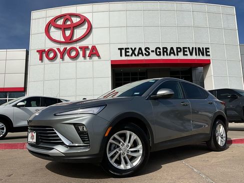 Used 2025 Buick Envista Preferred image 2