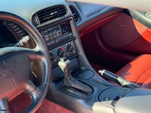 Used 1998 Chevrolet Corvette Coupe w/ Roof Pkg image 15