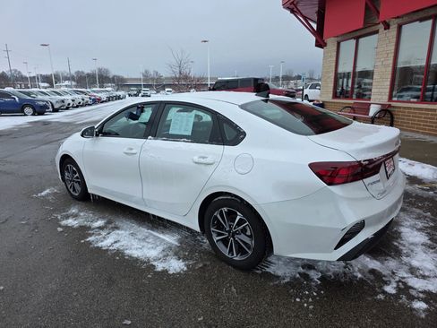 Used 2024 Kia Forte LXS image 5