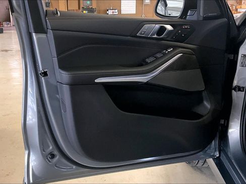 New 2026 BMW X7 xDrive40i w/ Premium Package image 10