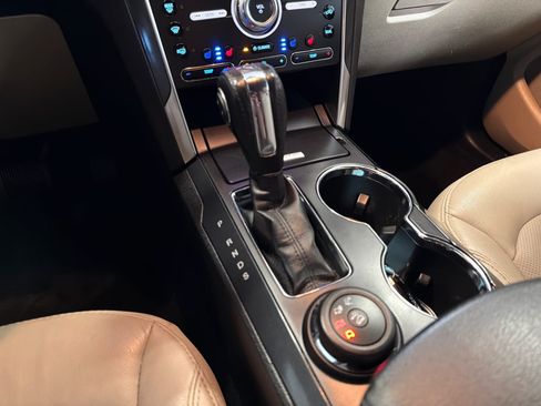 Used 2018 Ford Explorer Limited AWD/4WD image 18