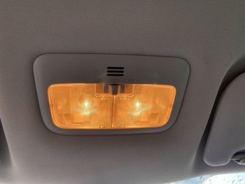 Used 2018 Toyota Corolla L image 20