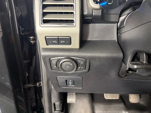 Used 2015 Ford F150 Lariat AWD/4WD image 15