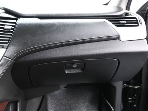 Used 2019 GMC Yukon XL SLE w/ Convenience Package image 24