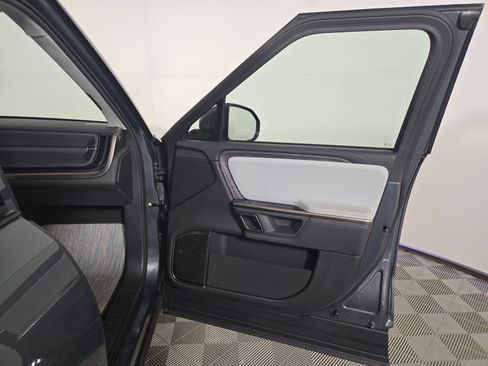 Used 2023 Rivian R1S Adventure AWD/4WD image 18
