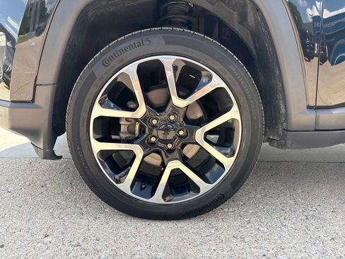 Used 2017 Jeep Compass Limited AWD/4WD image 9