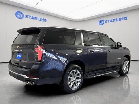 Used 2025 Chevrolet Suburban Premier image 9