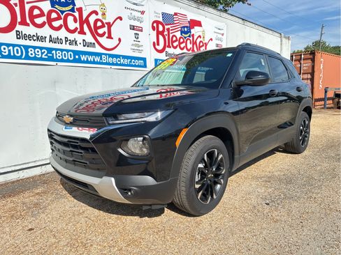 Used 2023 Chevrolet TrailBlazer LT w/ Convenience Package FWD image 6