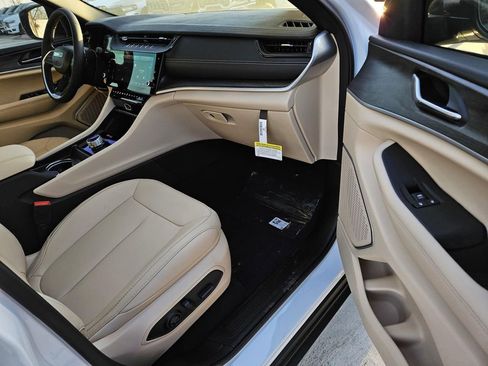 New 2026 Jeep Grand Cherokee L Limited RWD image 8