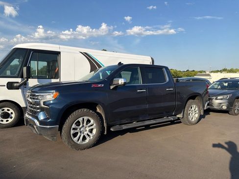 Used 2022 Chevrolet Silverado 1500 LTZ w/ LTZ Premium Package AWD/4WD image 2