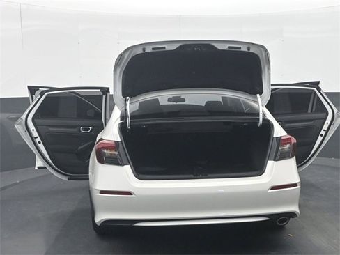 Used 2025 Honda Civic Sport image 40