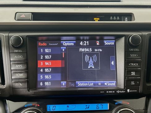 Used 2018 Toyota RAV4 XLE image 21