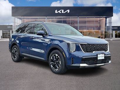 Certified 2025 Kia Sorento S w/ Panoramic Sunroof Package