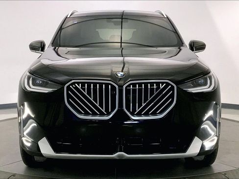 Certified 2025 BMW X3 xDrive30i w/ Premium Package AWD/4WD image 2