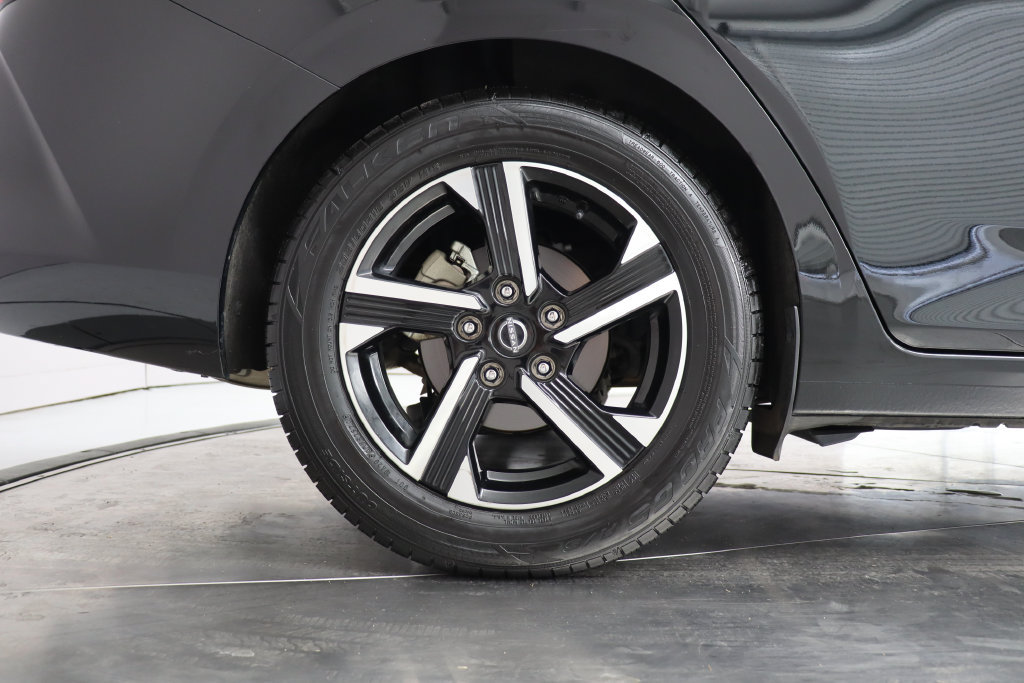 Used 2024 Nissan Sentra SV FWD image 37