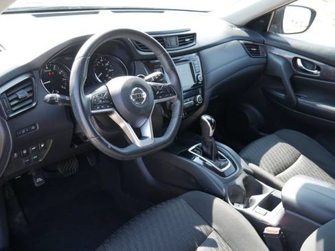 Used 2020 Nissan Rogue SV FWD image 14
