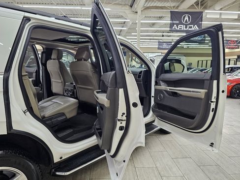 Used 2020 Ford Expedition XLT w/ Equipment Group 202A image 16