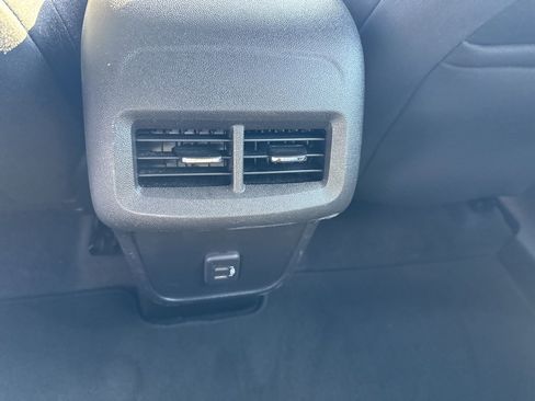 Used 2022 Chevrolet Equinox LS image 16