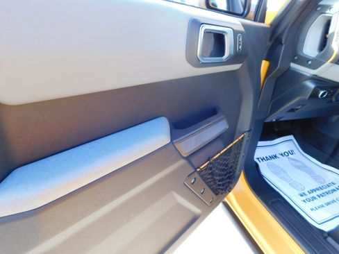 Used 2021 Ford Bronco Badlands image 17