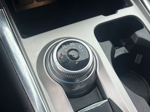 Used 2022 Ford Explorer XLT w/ Equipment Group 202A image 25