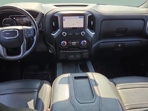 Used 2022 GMC Sierra 2500 Denali w/ Denali Black Diamond Edition AWD/4WD image 13