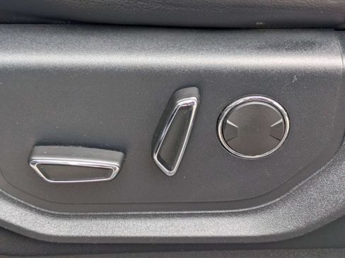 Used 2019 Ford F250 Lariat w/ Lariat Ultimate Package AWD/4WD image 17