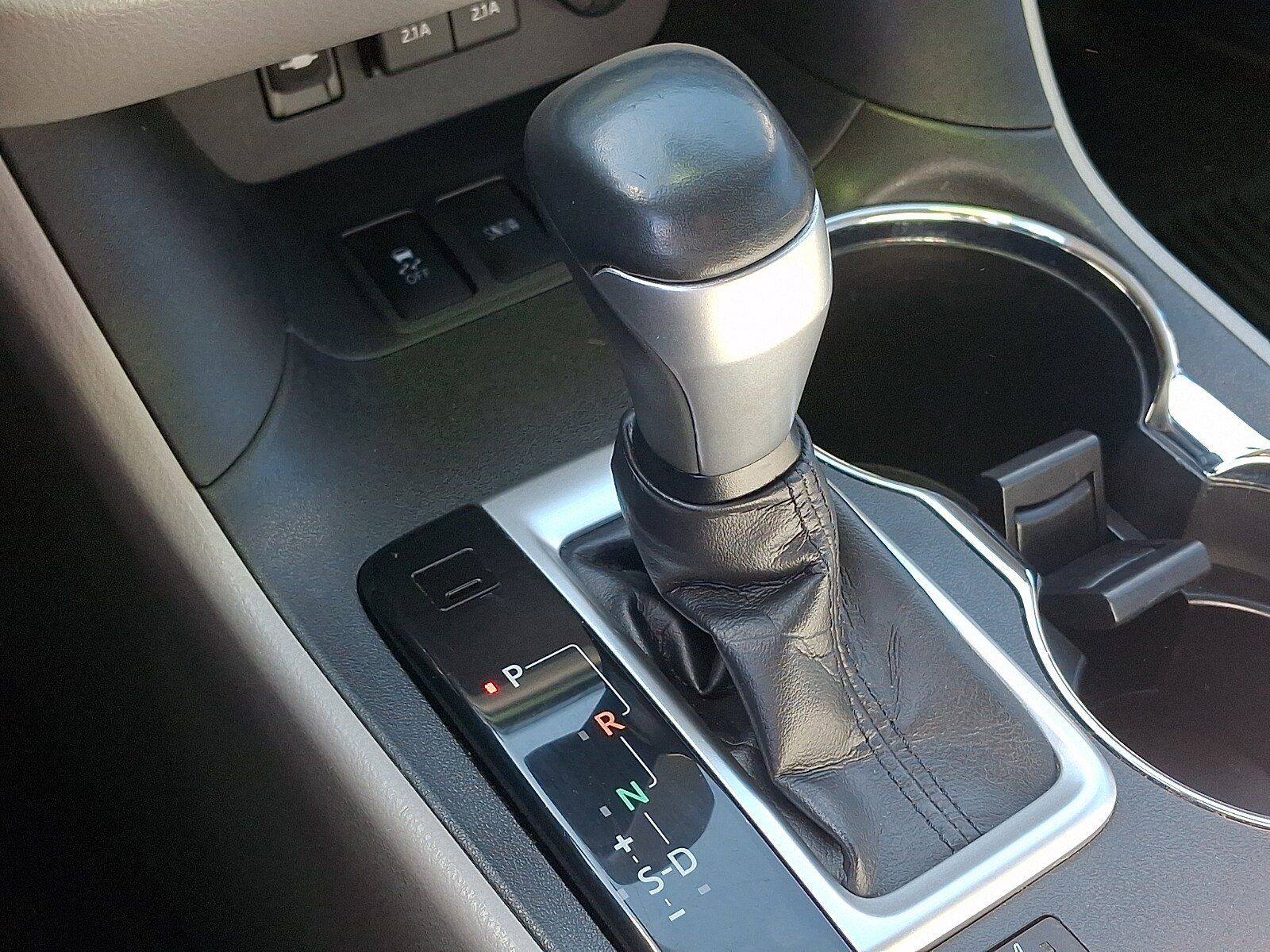 Used 2019 Toyota Highlander XLE AWD/4WD image 16