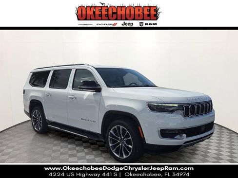 Used 2024 Jeep Wagoneer L Series II w/ Convenience Group I AWD/4WD image 1