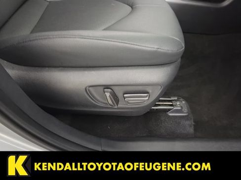 Used 2025 Toyota Grand Highlander AWD image 29