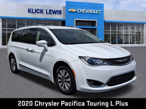 Used 2020 Chrysler Pacifica Touring-L Plus FWD image 1