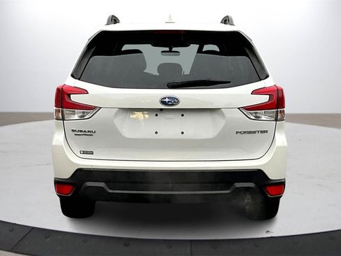 Used 2023 Subaru Forester Premium image 7