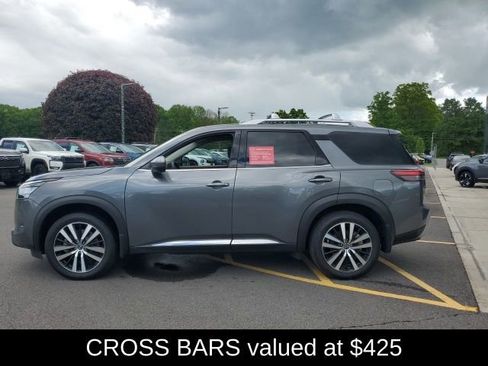 Certified 2025 Nissan Pathfinder Platinum w/ Cargo Package AWD/4WD image 3