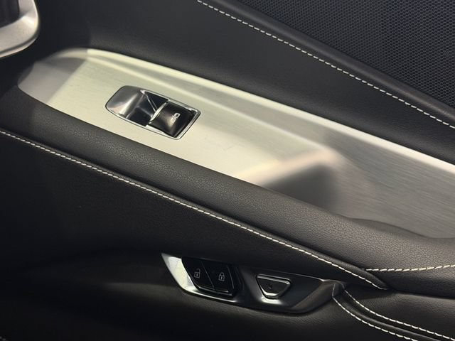 Used 2025 Chevrolet Corvette Z06 RWD image 25