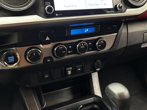 Used 2023 Toyota Tacoma SR5 AWD/4WD image 28