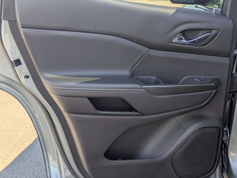 Certified 2023 GMC Acadia SLT image 14