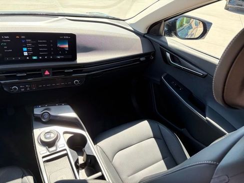 Used 2025 Kia EV6 Wind image 14