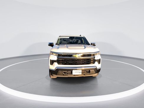 Used 2024 Chevrolet Silverado 1500 LT image 3