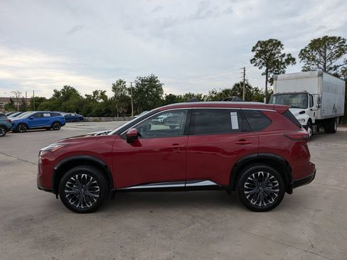 Used 2025 Nissan Rogue Platinum AWD/4WD image 5
